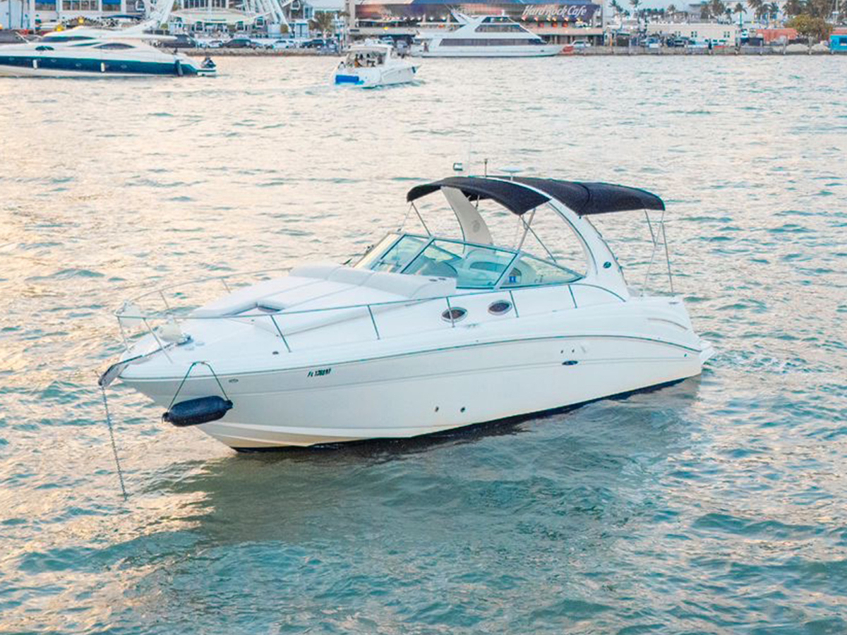 Sea Ray Sundancer 33ft - Boat Rental Miami
