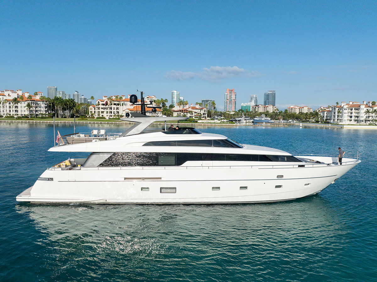 San Lorenzo 94ft - Boat Rental Miami