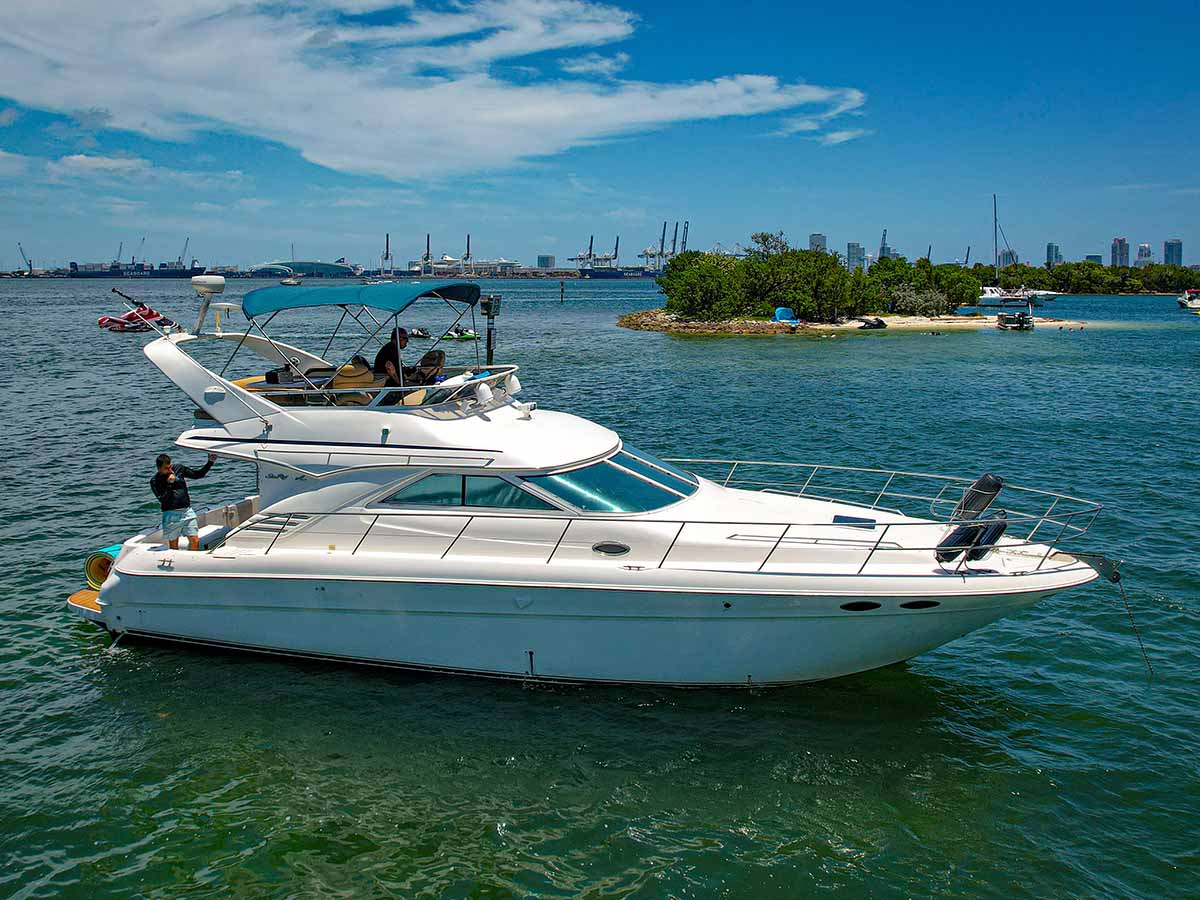 Sea Ray Sedan 44ft "Impulsive" - Boat Rental Miami